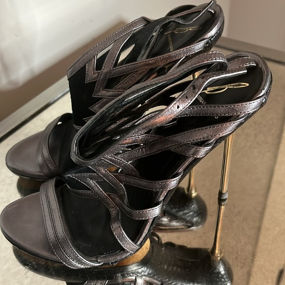 Brian Atwood Metallic sexy open toe with black suede and gold stiletto heel - Picture 2 of 3